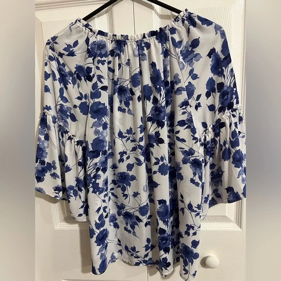 Counterparts white floral 3/4 Length Flounce Sleeve Blouse Size Medium - Picture 3 of 4